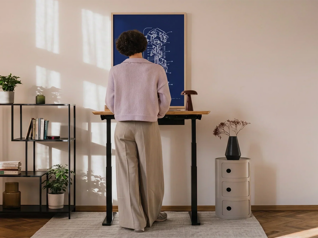 Kam postavit pracovní stůl? Průvodce ideálním rozvržením home office
